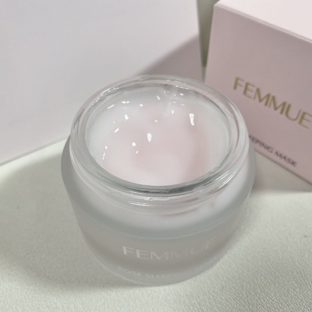 ローズウォーター スリーピングマスク/FEMMUE/フェイスクリームを使ったクチコミ（3枚目）