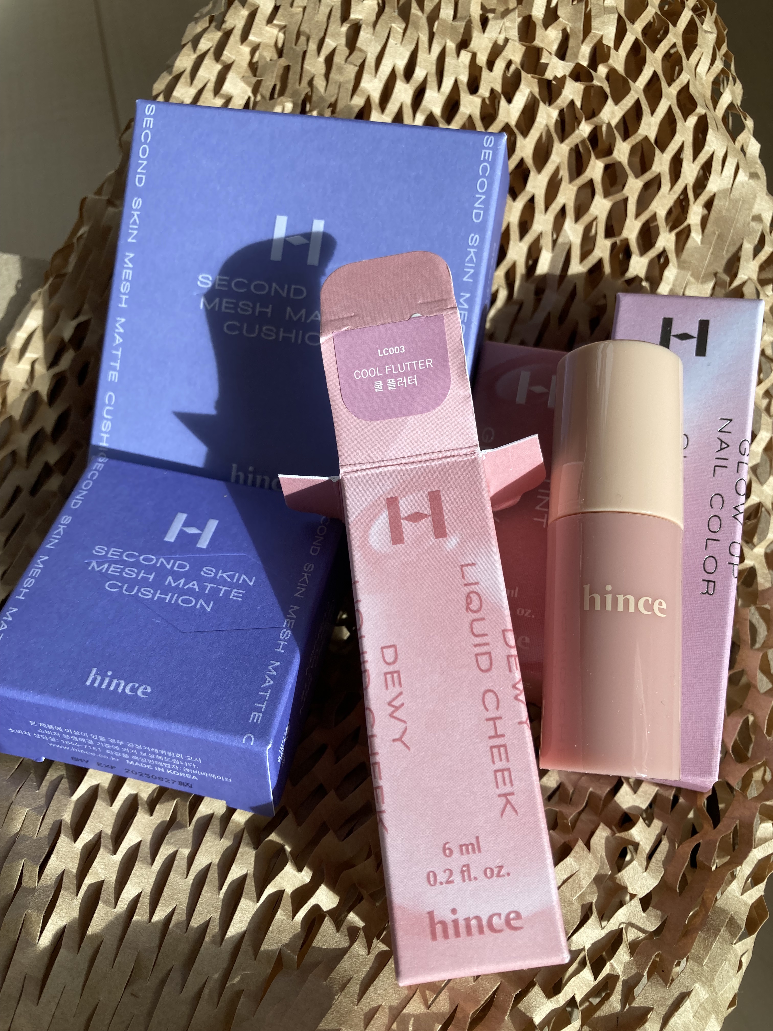 デューイーリキッドチーク LC003 クールフラッター/hince/リキッドチークを使ったクチコミ（3枚目）