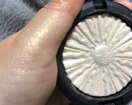 エクストラ ディメンション スキンフィニッシュ/M・A・C/プレストパウダーを使ったクチコミ(3枚目)