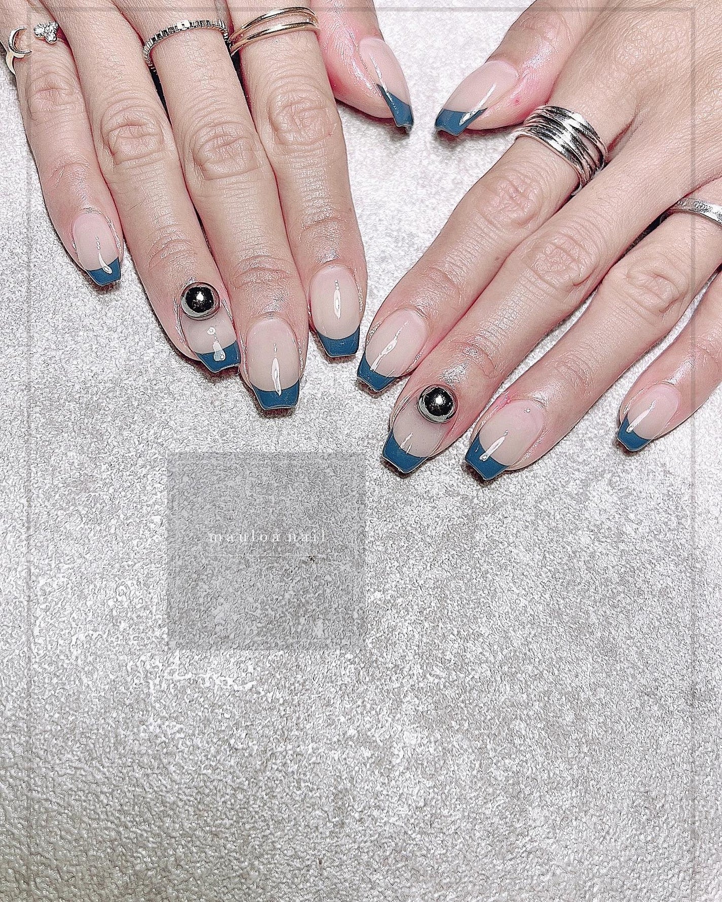 mauloa_nail on LIPS 「・ブルーグレーのフレンチ✨いつもありがとうございますっ😌🫶・ネ..」(1枚目)