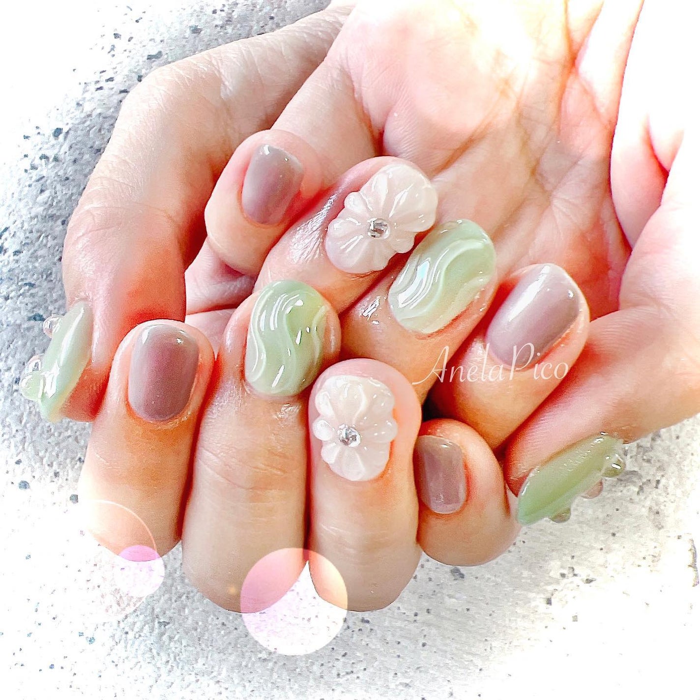 mamico on LIPS 「*ぽこぽこフラワー❤︎︎💅✨ホワイトベースが涼しげ😊※※※..」(1枚目)