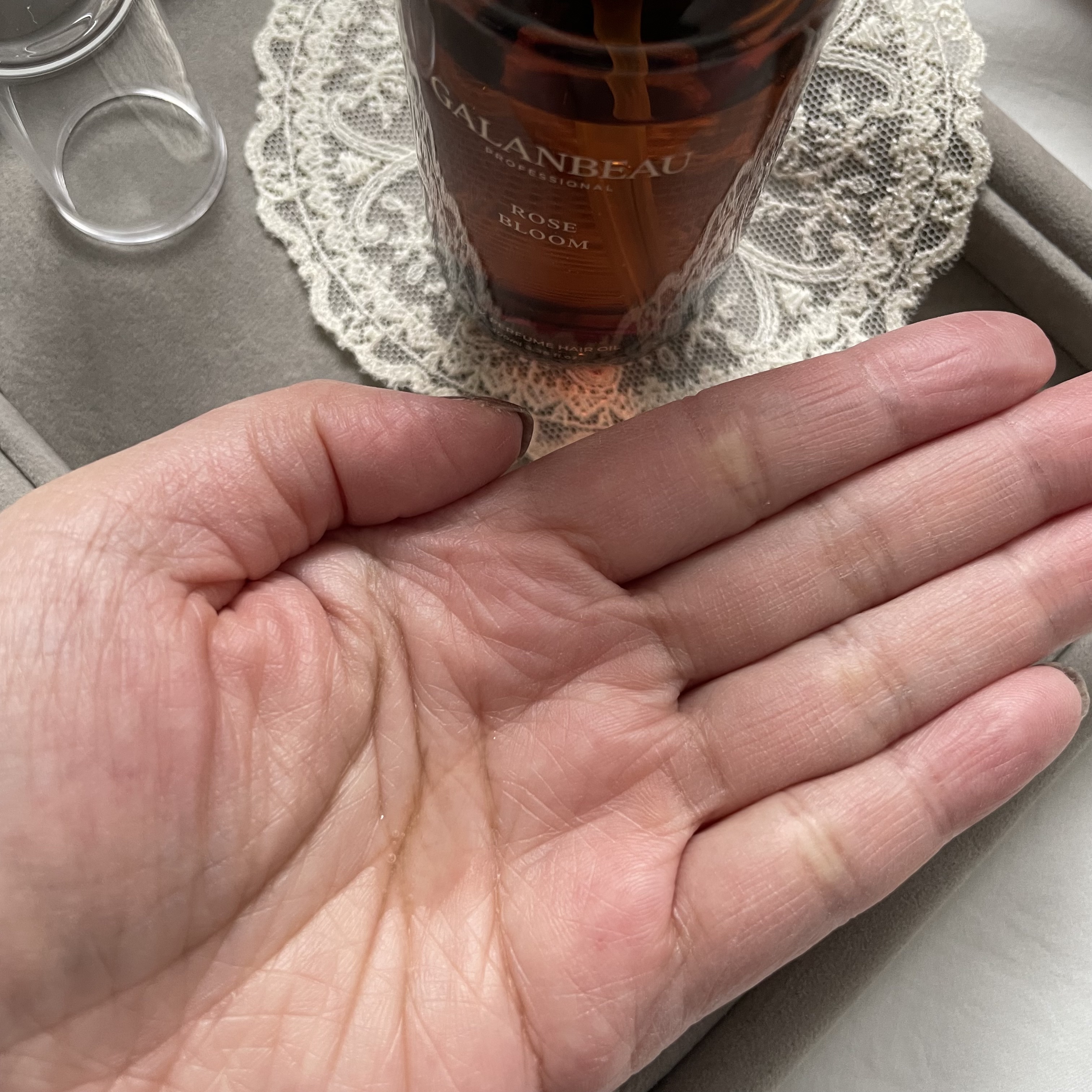 シルクパフュームヘアオイル（ローズブルーム）/ガランビュー/ヘアオイルを使ったクチコミ（2枚目）