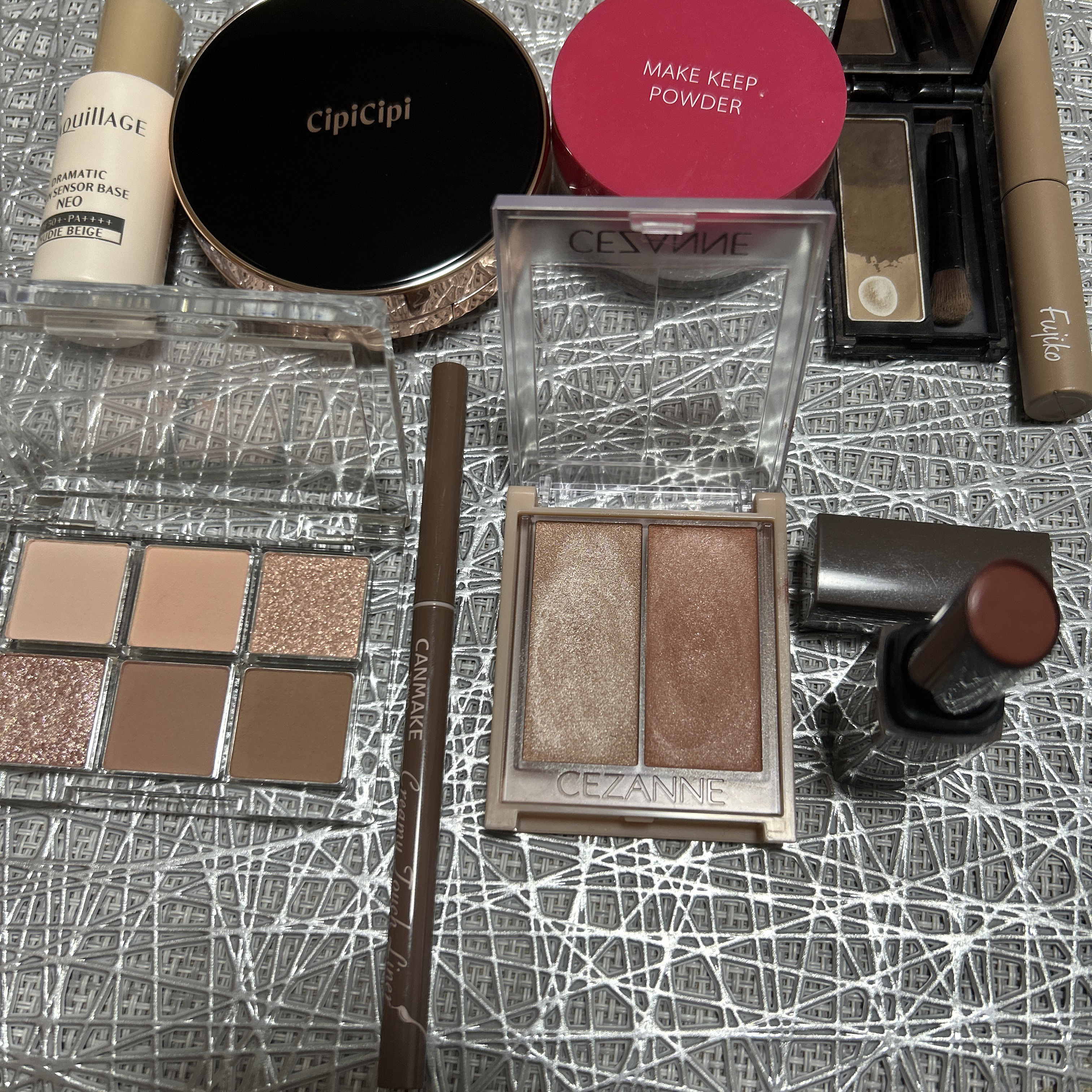 ケイト デザイニングアイブロウ3D/KATE/パウダーアイブロウを使ったクチコミ（2枚目）