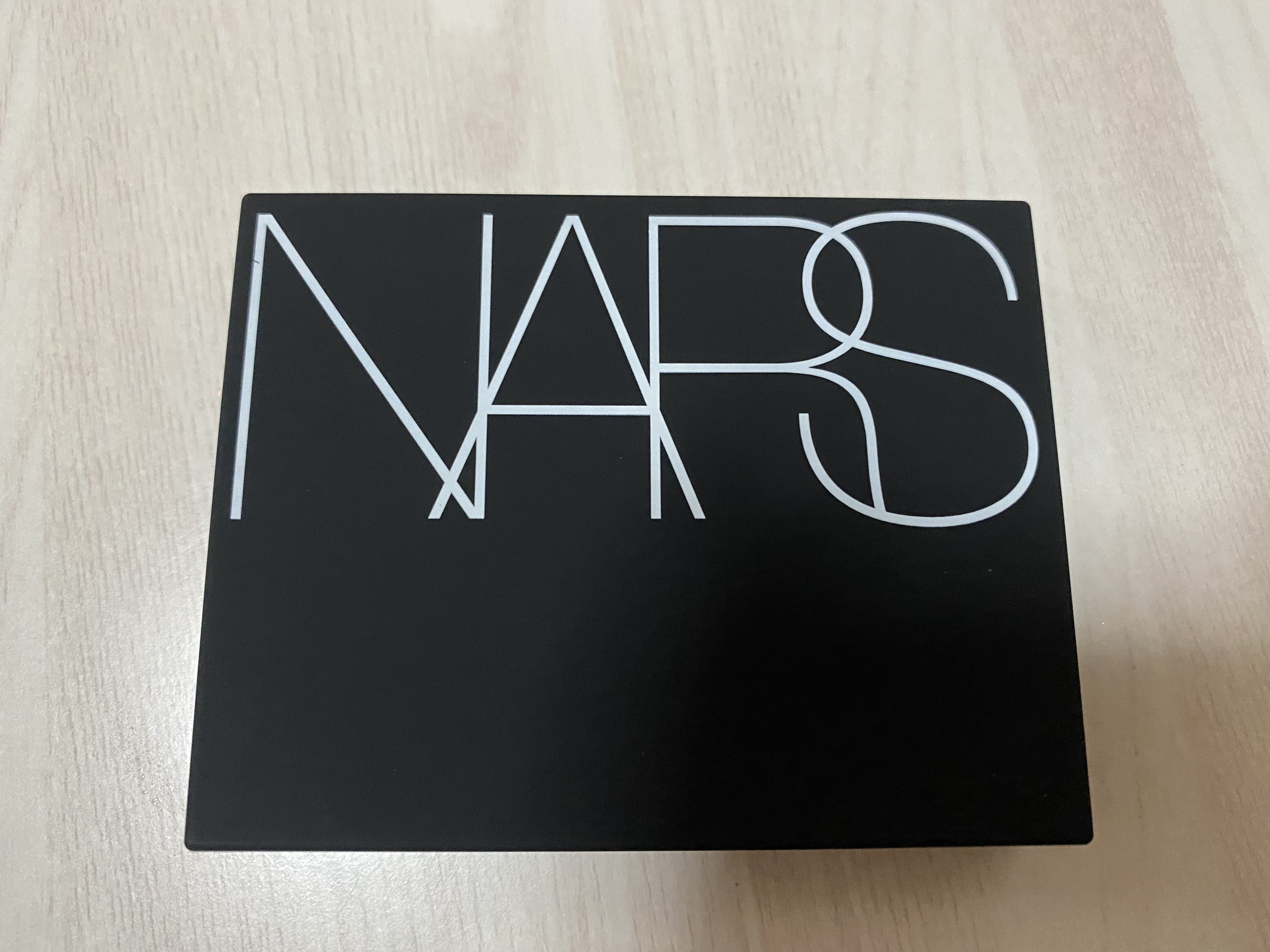 ライトリフレクティング プリズマティックパウダー STARDUST/NARS/プレストパウダーを使ったクチコミ（2枚目）