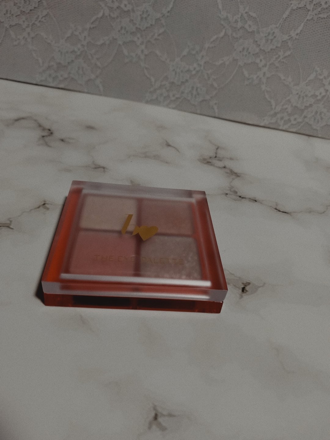 bidolビーアイドル

THE アイパレR 

 104 ときめきのポッピンラメ(限定)　
目元がキラめく多彩ラメカラー

目で惹きつけて、虜にする。

魔法の4色で印象的な目もとに
きらめきシャドウ×ハイライター

綺麗なラメで色々な使