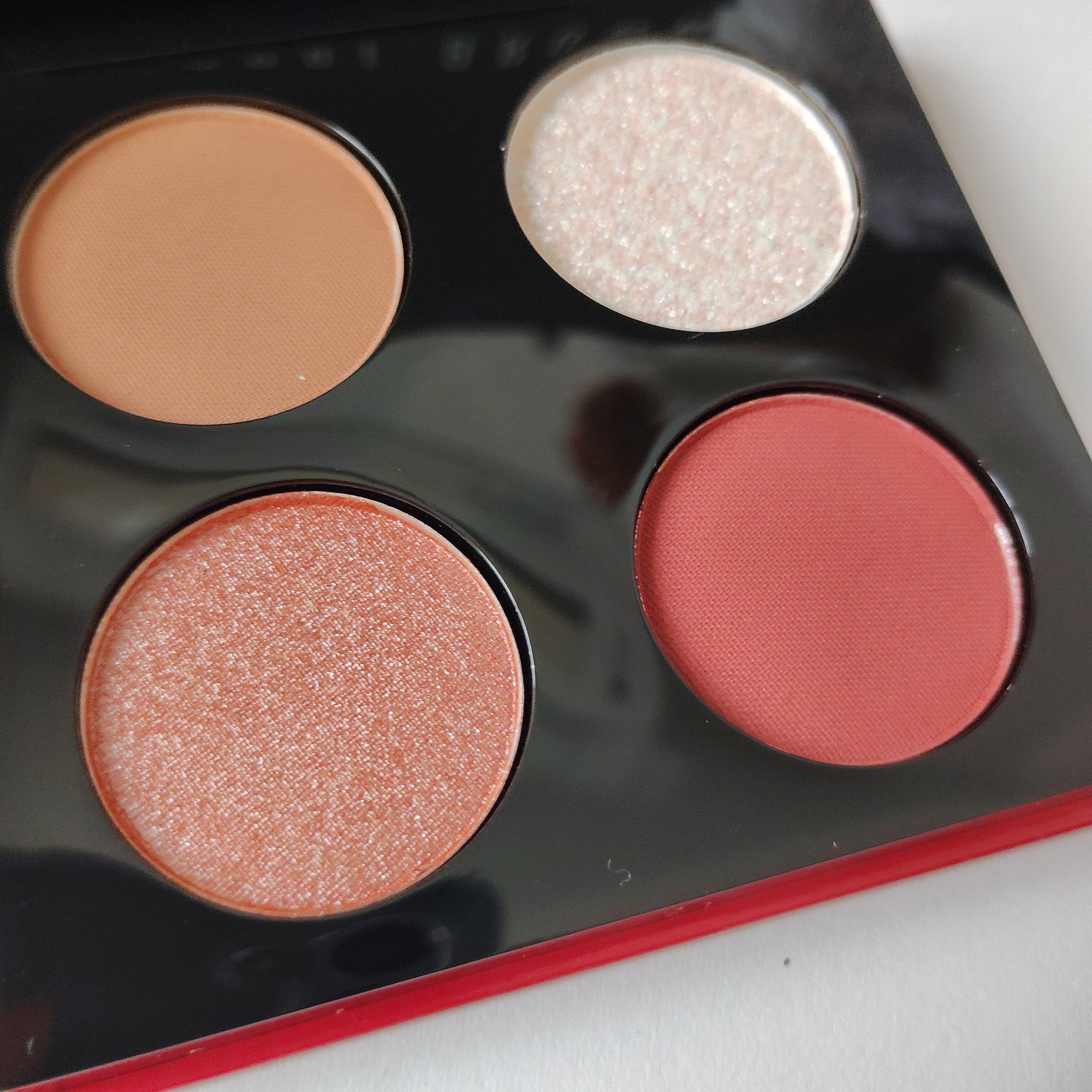 ルナ ライツ アイシャドウ クォード【LUNAR NEW YEAR COLLECTION】/BOBBI BROWN/アイシャドウパレットを使ったクチコミ（2枚目）