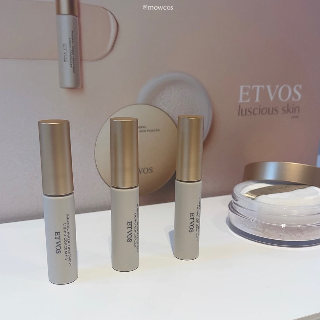 ミネラルマルチパウダー/エトヴォス/単色アイシャドウを使ったクチコミ(1枚目)