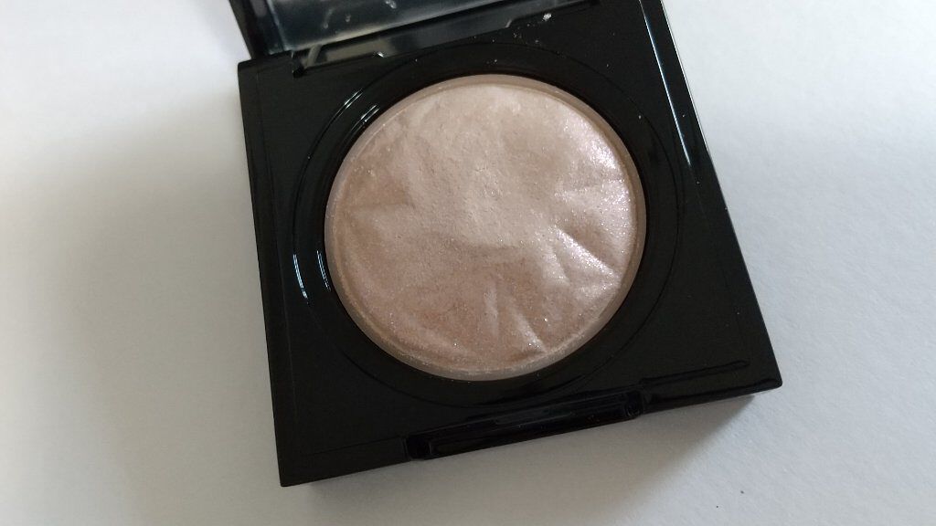 プリズム エアー シャドウ/CLIO/単色アイシャドウを使ったクチコミ(1枚目)