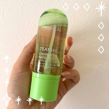  ✨MEDIHEALのミスト化粧水💚

#MEDIHEAL
#ティーツリーカーミングウォーターミスト

シュッと簡単にスキンケアできる
ミストタイプの化粧水✨✨

メイク後に、キープミストとして
使うのもおすすめです💚💚

ほんのりさわやかなグリーンの香りが
するのがまた良い◎！

見た目もスッキリでカバンに入れやすい！

これからの季節に良いかも💕
LIPS内で購入🉑

気になる方はぜひチェック✅



#MEDIHEAL #メディヒール #ティーツリーカーミングウォーターミスト #ミスト化粧水 #ミストスプレー #メイクキープミスト #スキンケア #韓国スキンケア #韓国メイク #韓国コスメ #スキンケア #ティーツリー  #春の紫外線対策  #目指せ毛穴レス肌 #lips購入品 の画像 その0