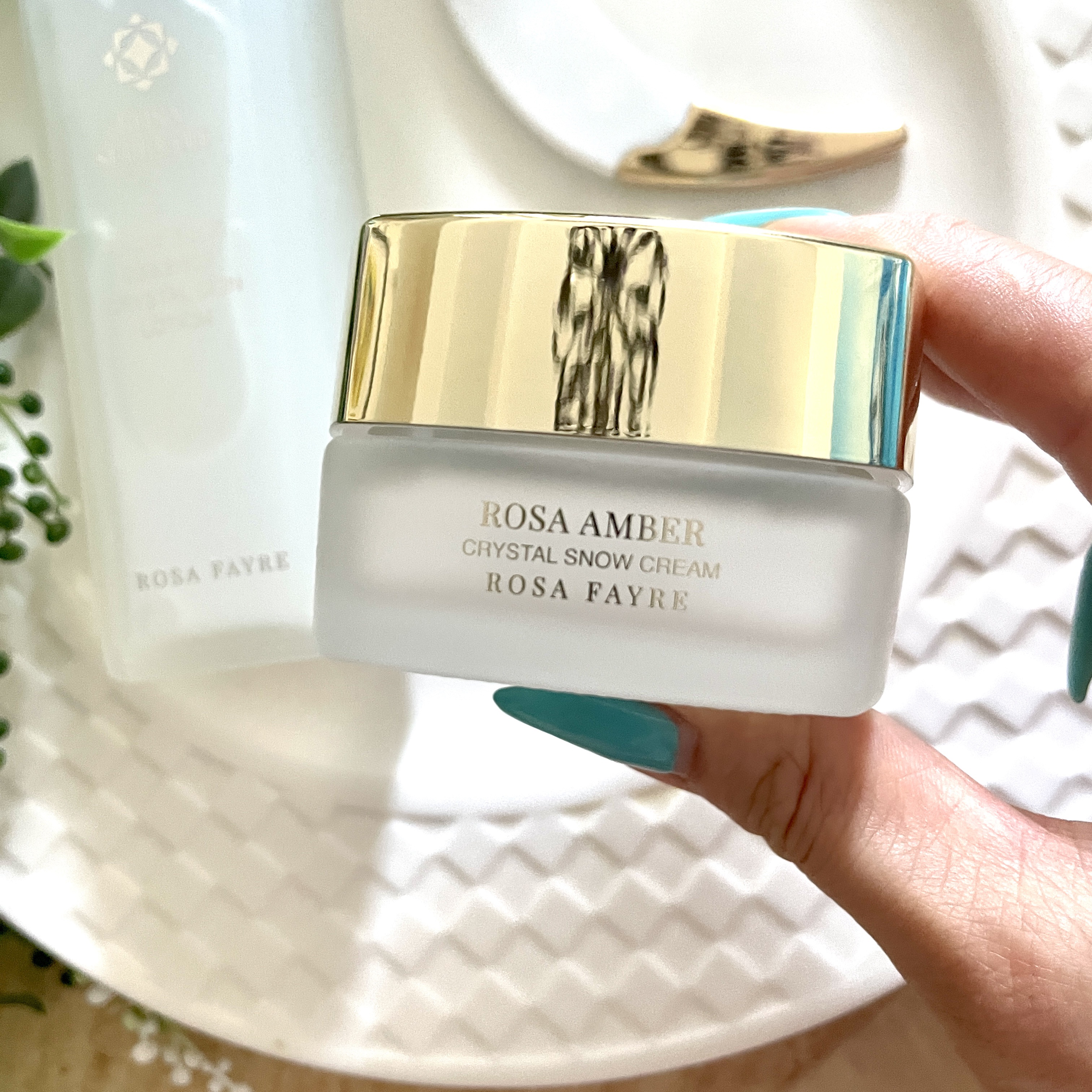 ロサ アンバー クリスタル スノー クリーム/ROSA FAYRE/フェイスクリームを使ったクチコミ（1枚目）