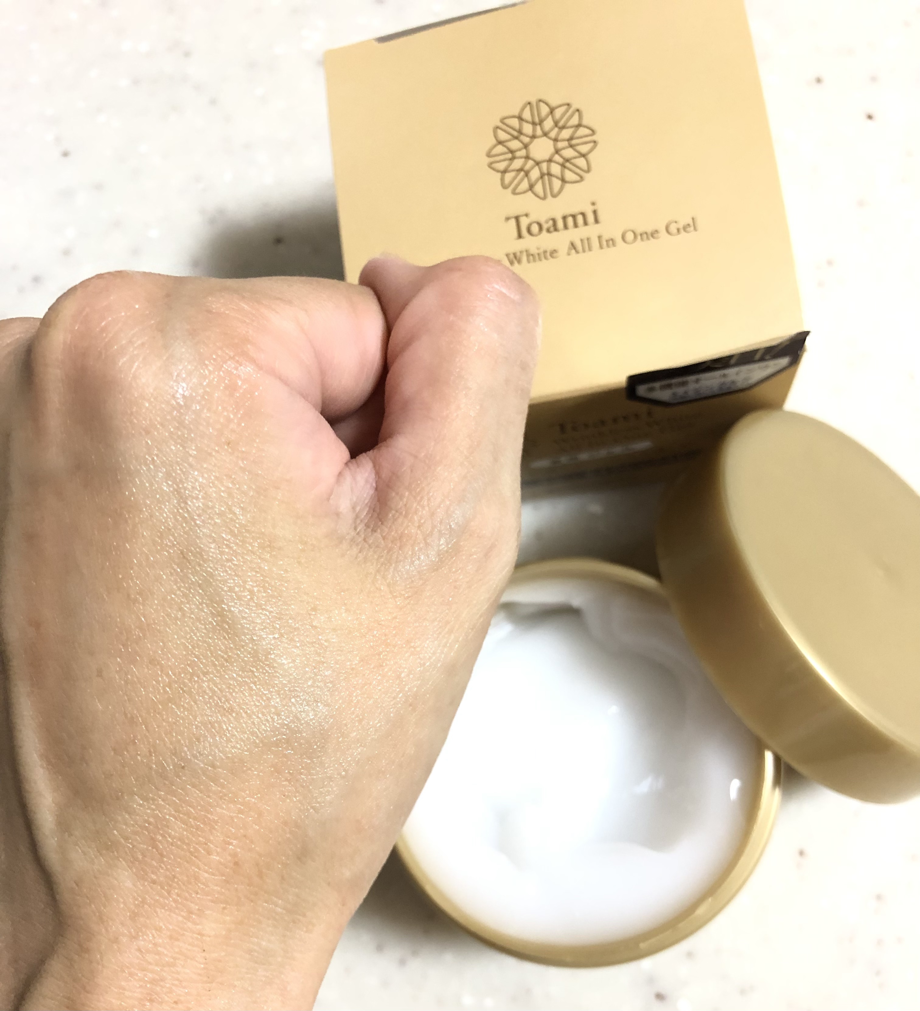 Toami リンクレスホワイトオールインワンジェル/Toami/オールインワン化粧品を使ったクチコミ（3枚目）
