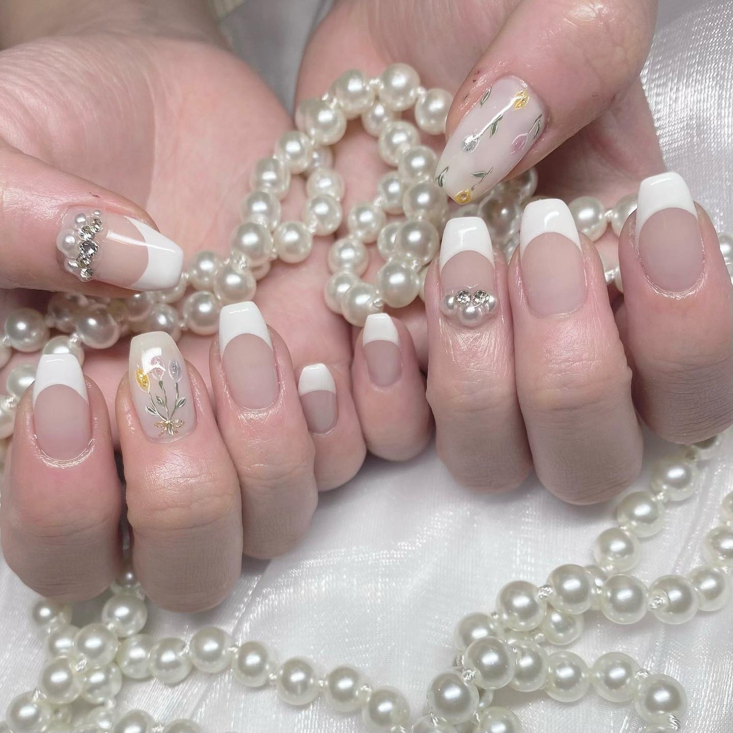 kanna on LIPS 「・・・𝐹𝓇𝑒𝓃𝒸𝒽×𝒯𝓊𝓁𝒾𝓅🌷💍✨セレモニーシーズンに合わせ..」(3枚目)