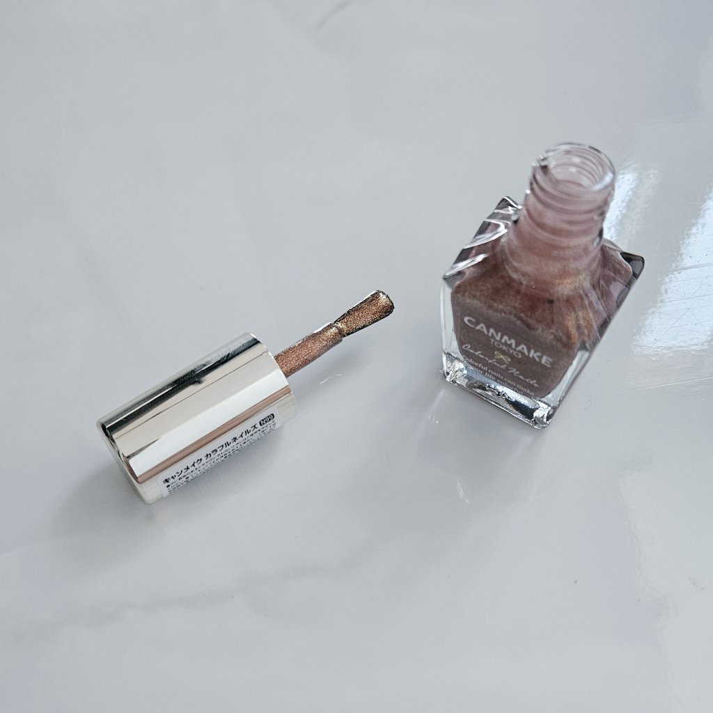 カラフルネイルズ/キャンメイク/マニキュアを使ったクチコミ（2枚目）