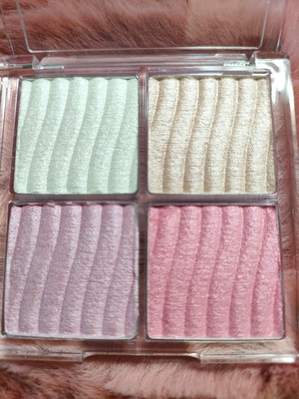 グロウコントゥアリングハイライターパレット/wakemake/パウダーハイライトを使ったクチコミ(5枚目)