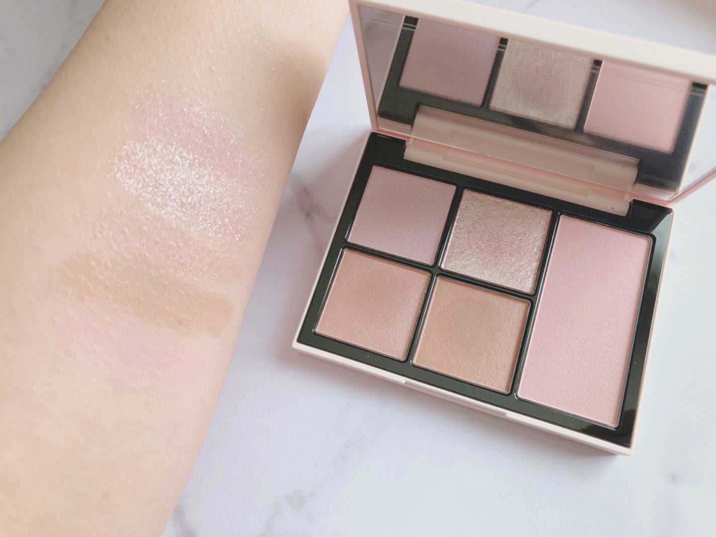 フェイス スタイリスト/SNIDEL BEAUTY/アイシャドウパレットを使ったクチコミ(2枚目)