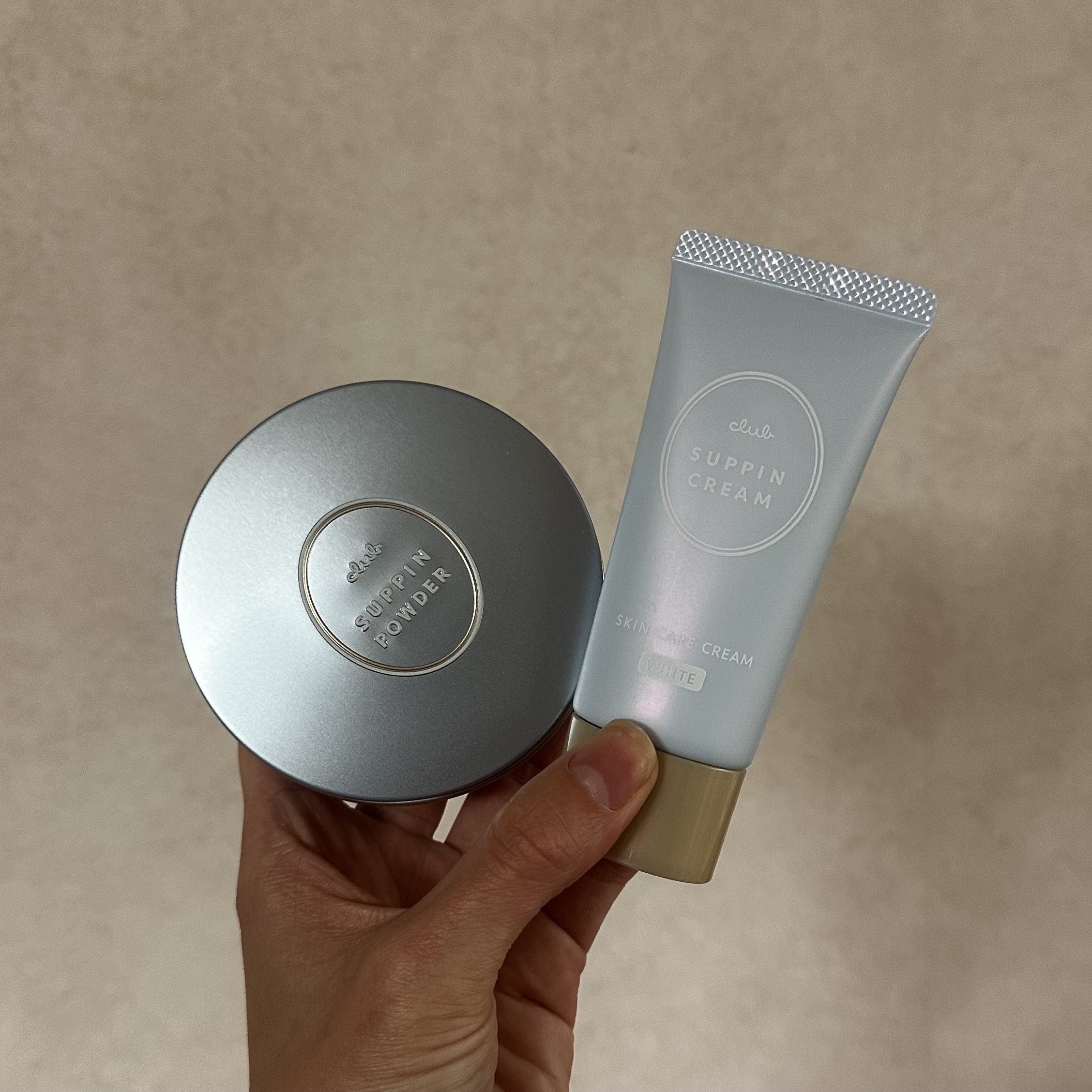 すっぴん ホワイトニングパウダーA/クラブ/プレストパウダーを使ったクチコミ（2枚目）