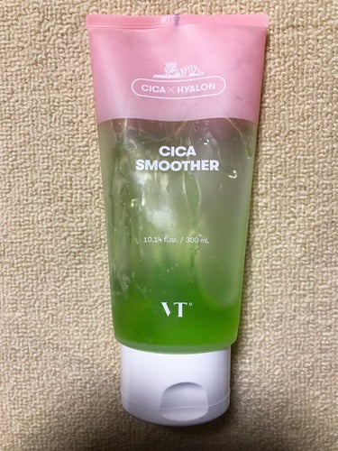 VT Cosmetics
シカスムーザー
300ml

肌に水分を捕捉し、鎮静ケアをするフェイス&ボディ用オールインワンジェルです。

シェービングや日焼け時などの鎮静ケアはもちろん、冷蔵庫で冷やせばク