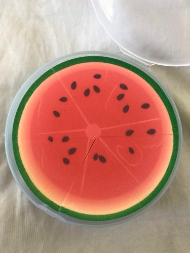 SHEIN
ケース入りすいかのパフ


カワイイ！すいか！🍉
夏にぴったりですね！
もう冬ですけどね😂⛄️

なかなかぱっと見はリアルな
すいかな色味で、テンションアガります。
切り込みが入っていて、
