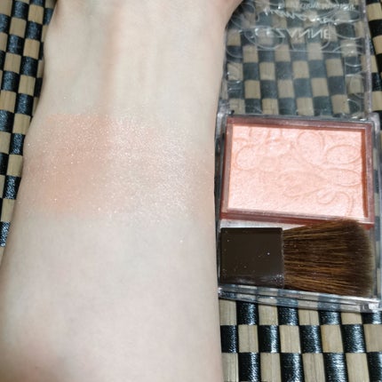 パールグロウニュアンサー/CEZANNE/パウダーハイライトを使ったクチコミ(3枚目)