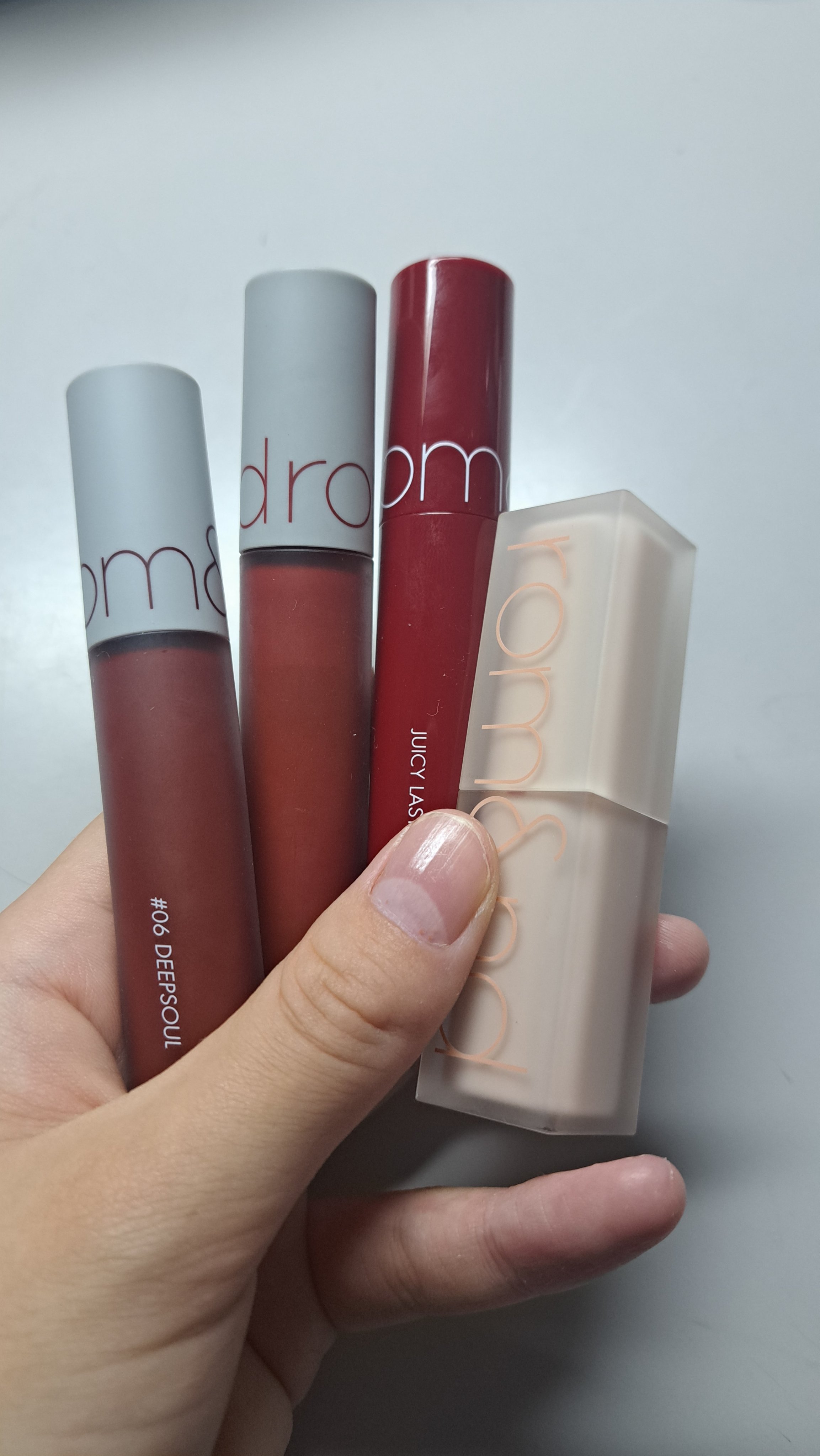 ジューシーラスティングティント/rom&nd/リップティントを使ったクチコミ（2枚目）