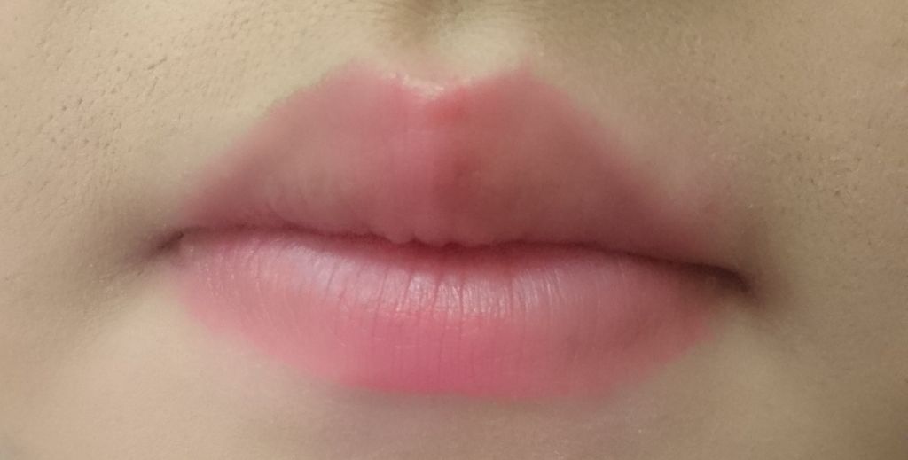 ラスティンググロスリップ/CEZANNE/口紅を使ったクチコミ（3枚目）