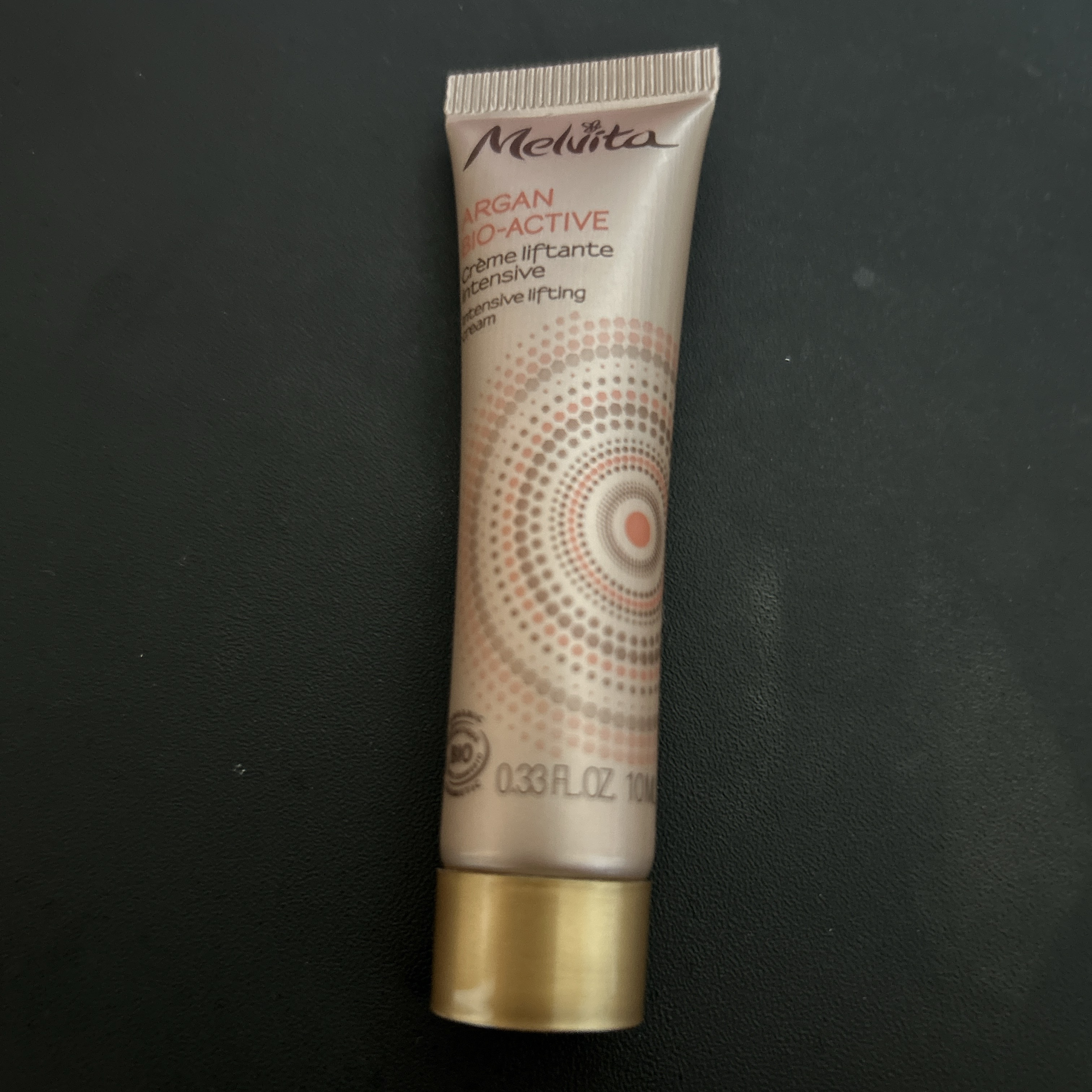 ★Melvita アルガン ビオアクティブ クリーム

発酵アルガンやアルガン果肉を配合することで、ハリ感を与え、ピンと引き締まった肌に導くクリーム。

99%自然由来の成分で作られているみたいです。

香りはほとんど残ることはありませんが