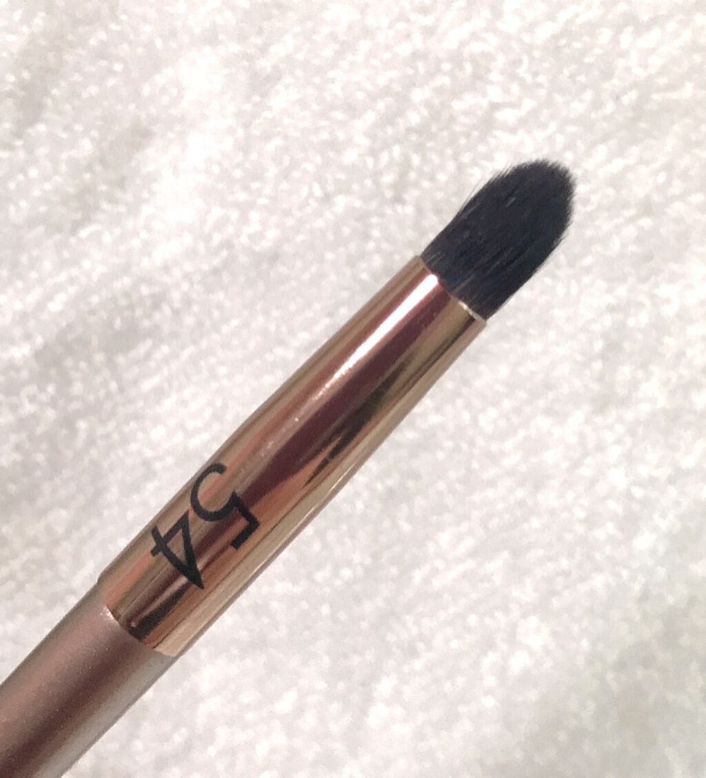 アートリフグリッターシャドウブラシ54/the SAEM/メイクブラシを使ったクチコミ（3枚目）