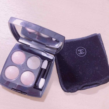 
#CHANEL #レキャトルオンブル 348 ルウール ロゼ

(写真3・4枚目はフィルターなしです)

以前から就活が終わったら自分へのご褒美として、CHANELのアイシャドウを買おうと思っていまし