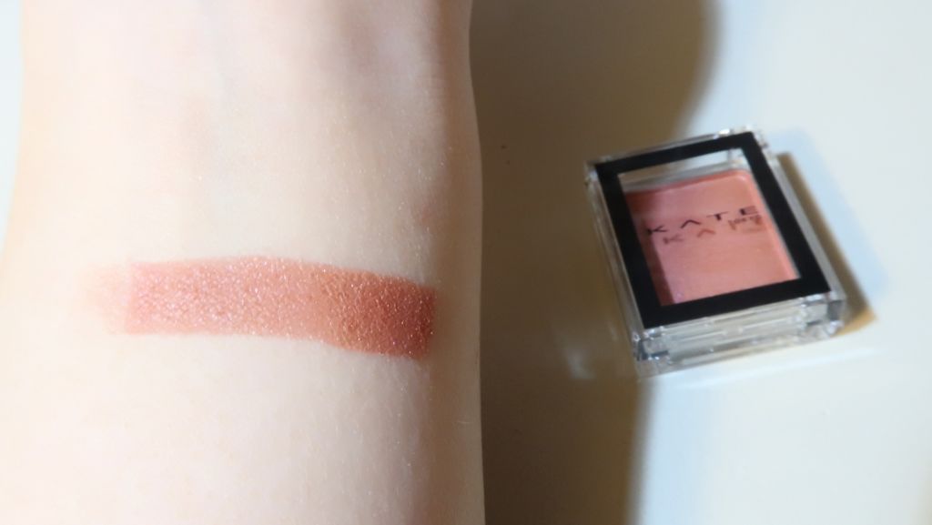 ケイト ザ アイカラー 032 レッド/KATE/単色アイシャドウを使ったクチコミ（3枚目）