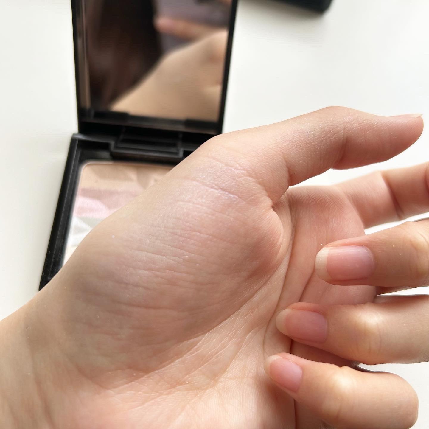 オーロラライズグロウハイライター EX-1 ブルー系/KATE/パウダーハイライトを使ったクチコミ（3枚目）