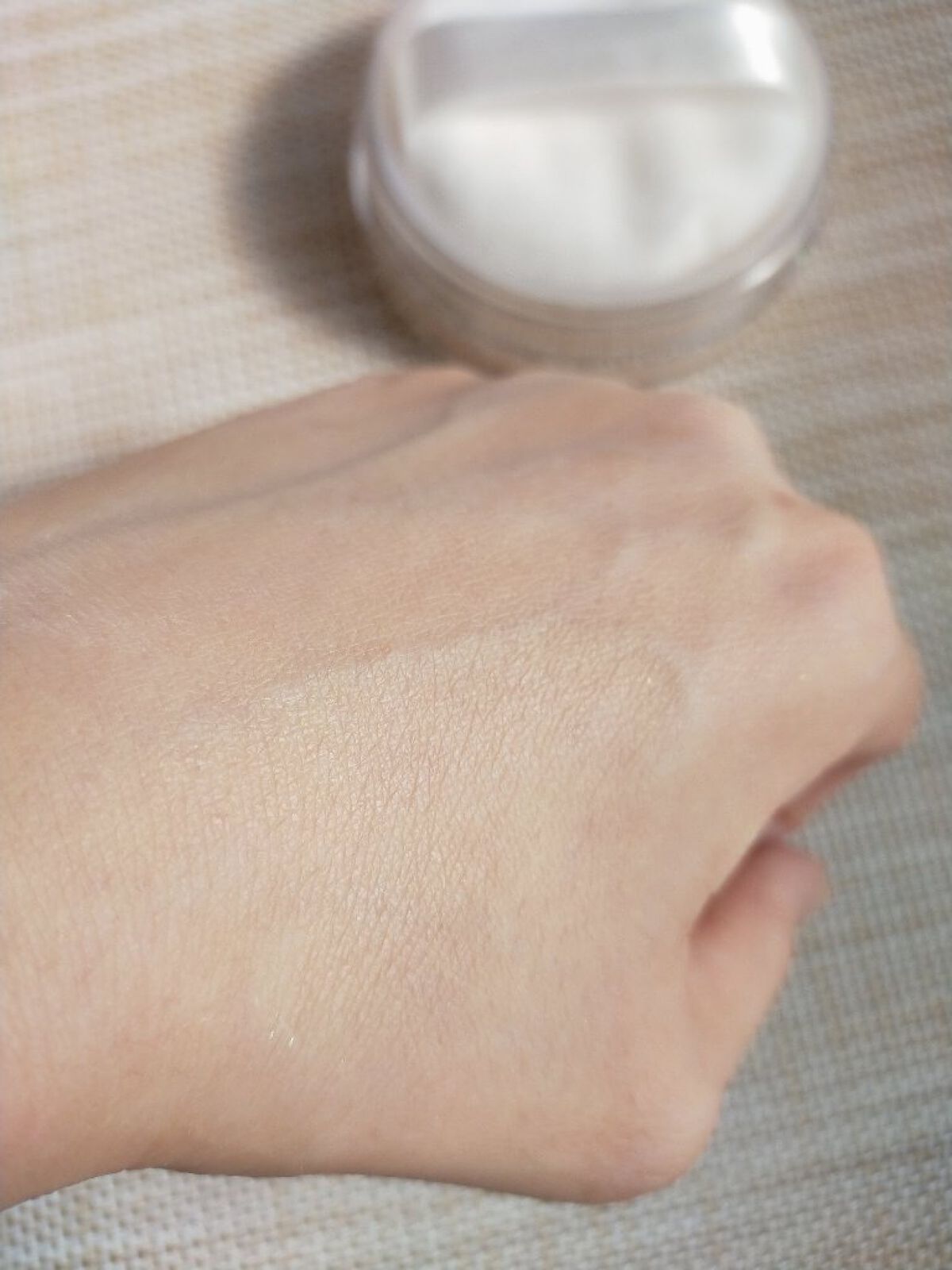 シルキーフィットパウダー /コモエース/ルースパウダーを使ったクチコミ（3枚目）