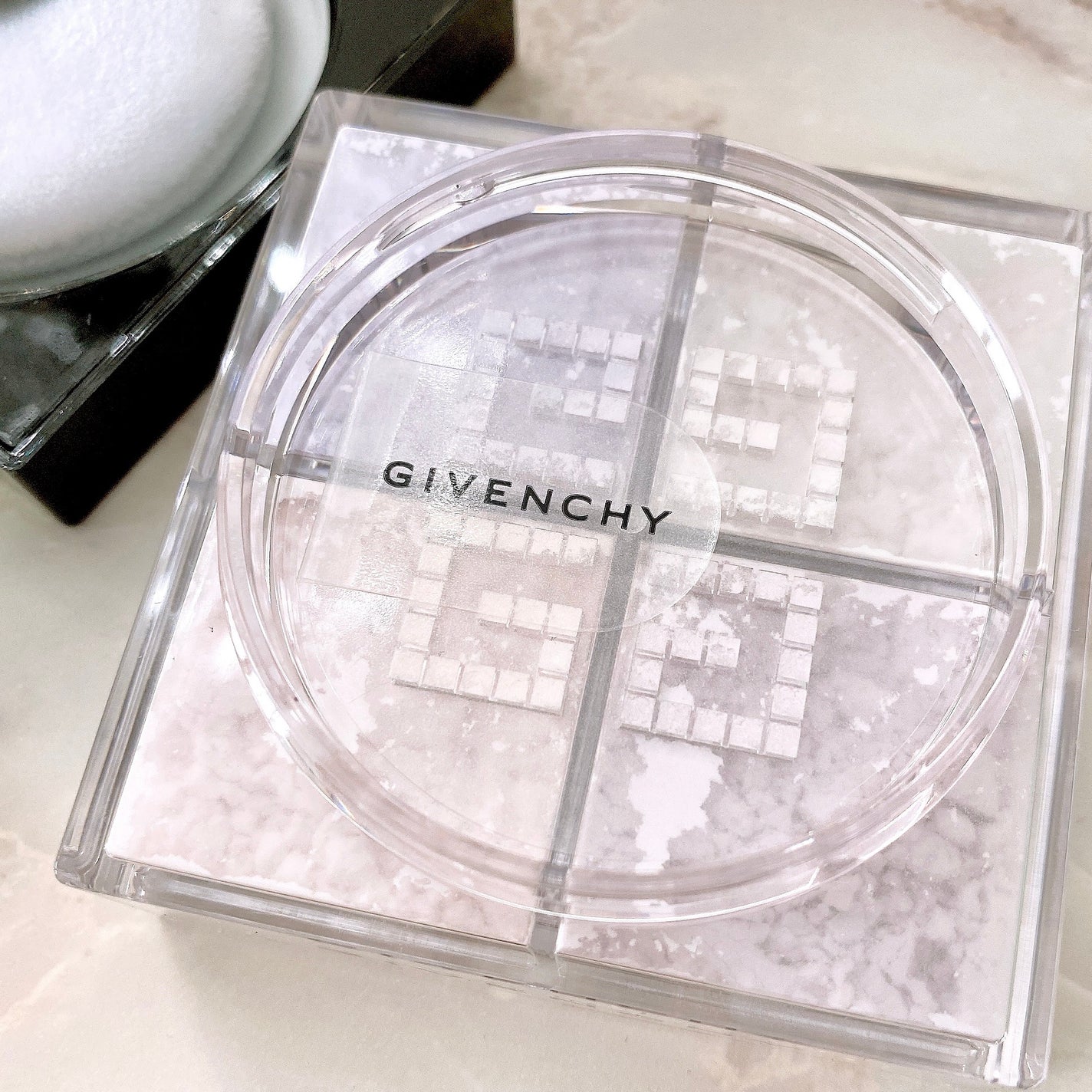 プリズム・リーブル/GIVENCHY/ルースパウダーを使ったクチコミ(5枚目)