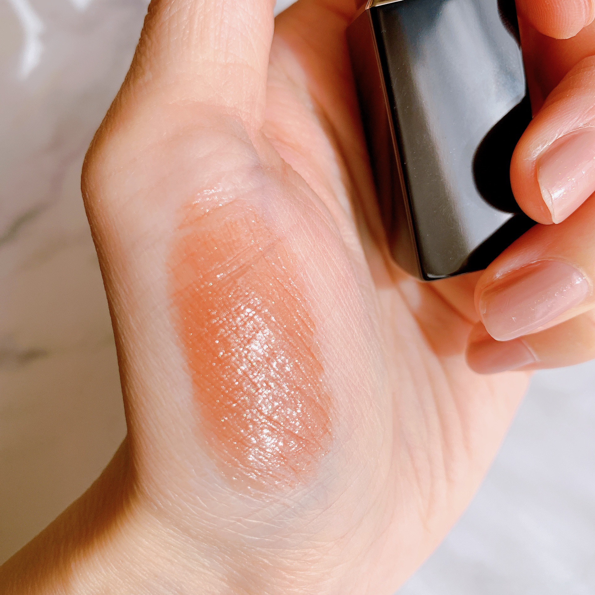 モイスチャー グレイズ リップスティック 104 揺憩 -YURAIKOI（限定色）/SUQQU/口紅を使ったクチコミ（3枚目）