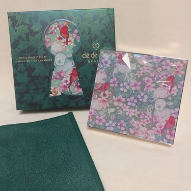 🎄クレドポーボーテ 🎄
レオスールデクラ103
(限定色)¥8800


10/21発売のテーマが秘密の花園🐏
パッケージにはピンクの花🌸や羊
ブラシも中に付属してるので
外出中でも使いやすそう❤️

