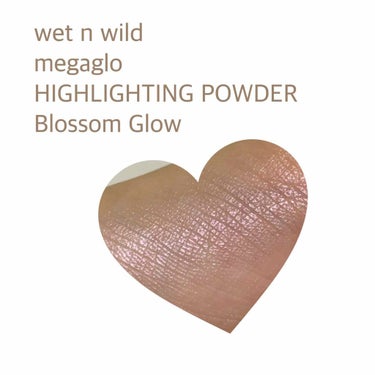 MegaGlo Highlighting Powder/wet 'n' wild/パウダーハイライトを使ったクチコミ（2枚目）