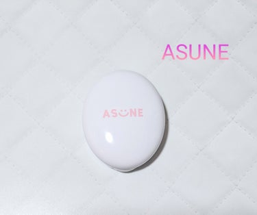 ASUNE 
Dewy Mesh Foundation


軽い付け心地で肌に密着、ひと塗りで簡単にツヤめく肌に！


特徴：
①敏感な肌に配慮した植物成分配合。

②保湿成分が肌に水分を与え、乾燥によ