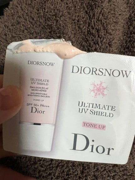 【旧】スノー UVシールド トーンアップ 50+/Dior/日焼け止めミルクを使ったクチコミ(2枚目)