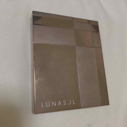 スキンモデリングアイズ/LUNASOL/アイシャドウパレットを使ったクチコミ(3枚目)