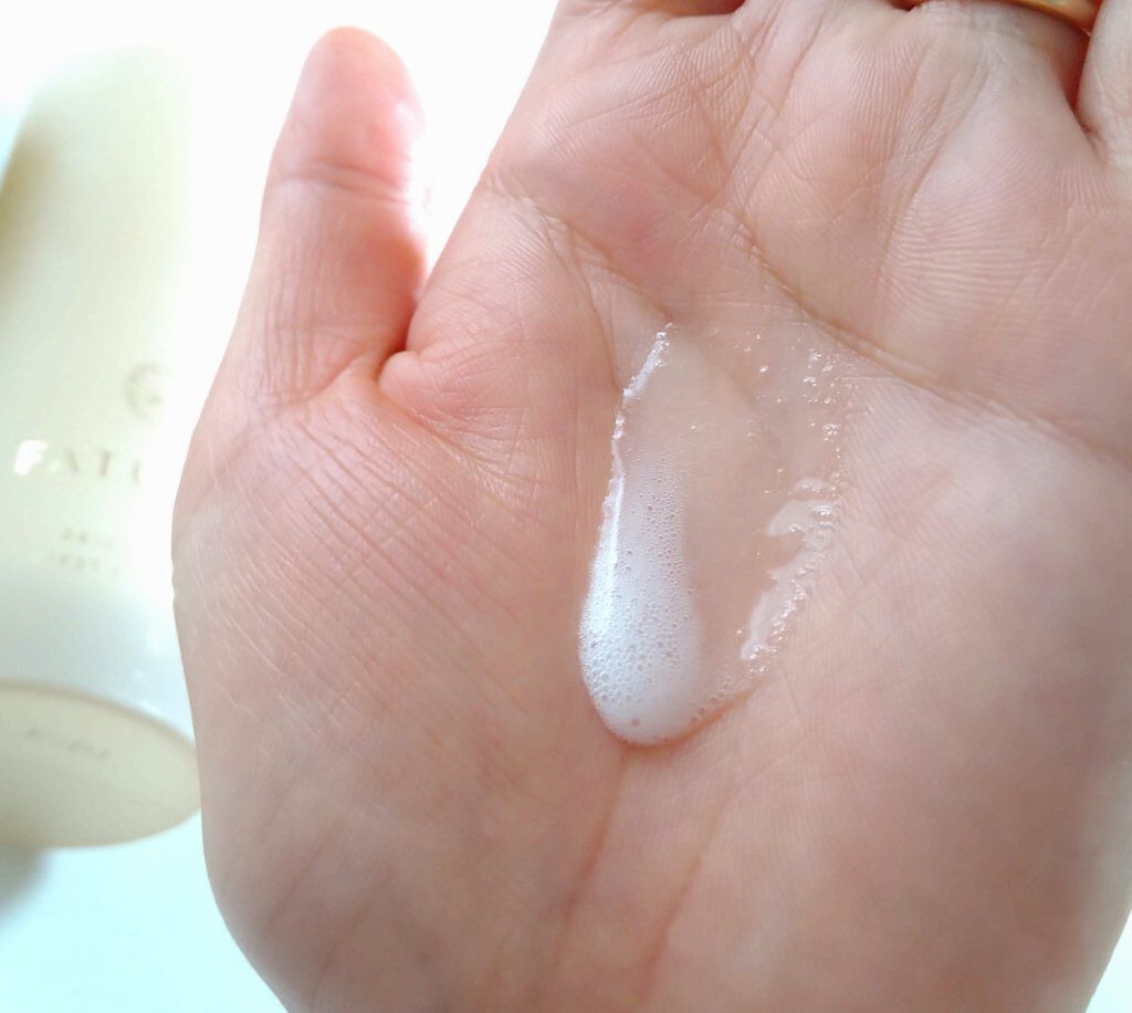 FATUITE ブライテストファーストエッセンスのクチコミ「洗顔後すぐに使うブースター美容液「ブライテスト ファーストエッセンス」を、使ってみたよ♪

多.....」（3枚目）