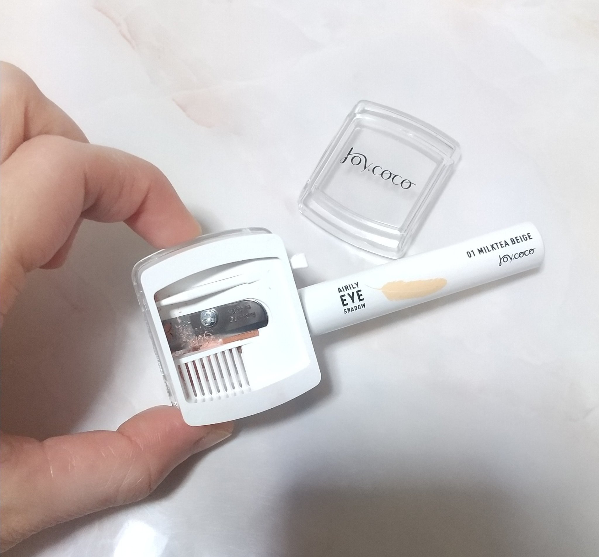ジョイココ エアリーアイシャドウ ジョイココ エアリーアイシャドウ専用シャープナー/Joy.coco(ジョイココ)/単色アイシャドウを使ったクチコミ（3枚目）