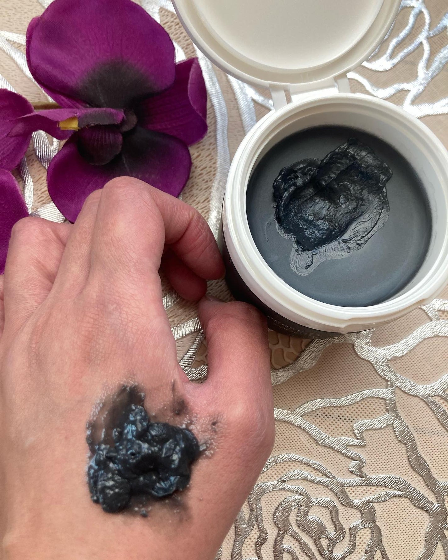 パーフェクトワンフォーカス スムースクレンジングバーム ディープブラック/PERFECT ONE FOCUS/クレンジングバームを使ったクチコミ(3枚目)