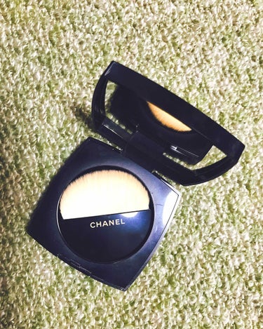 CHANEL レ ベージュ プードゥル ベル ミン アンソレイエのクチコミ「去年のクリスマスに自分へのご褒美として購入🎄

繊細なパール感がすごく綺麗です✨
粉質は良いで.....」（2枚目）