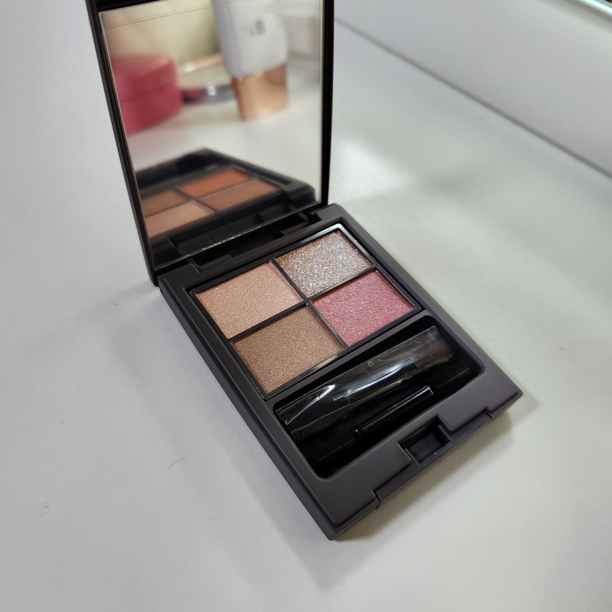 アンノウンアイズ/STEIASUR（ステイアシュール）/アイシャドウパレットを使ったクチコミ（3枚目）