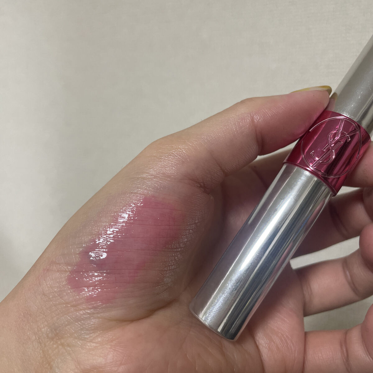 ヴォリュプテ ティントインオイル No.14 ピンクミーイフユーキャン/YVES SAINT LAURENT BEAUTE/リップグロスを使ったクチコミ（1枚目）