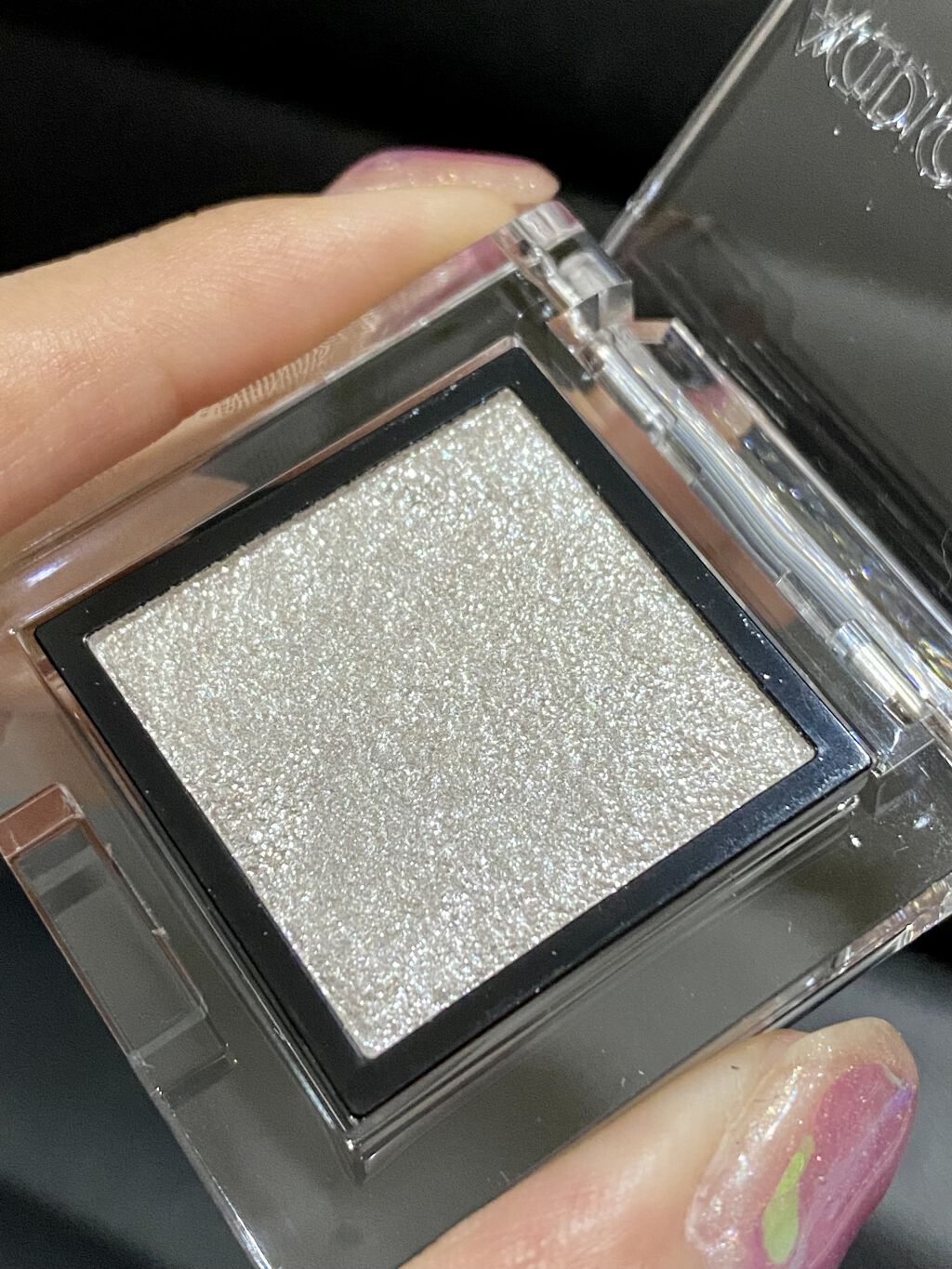 アディクション ザ アイシャドウ スパークル 001SP Stars Witness/ADDICTION/単色アイシャドウを使ったクチコミ（2枚目）