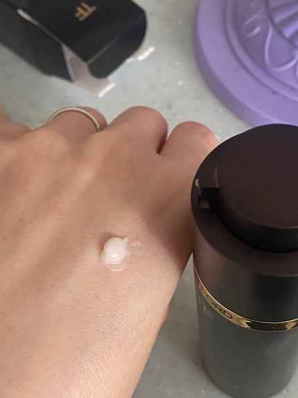 トレースレスソフトマットプライマー/TOM FORD BEAUTY/化粧下地を使ったクチコミ(5枚目)