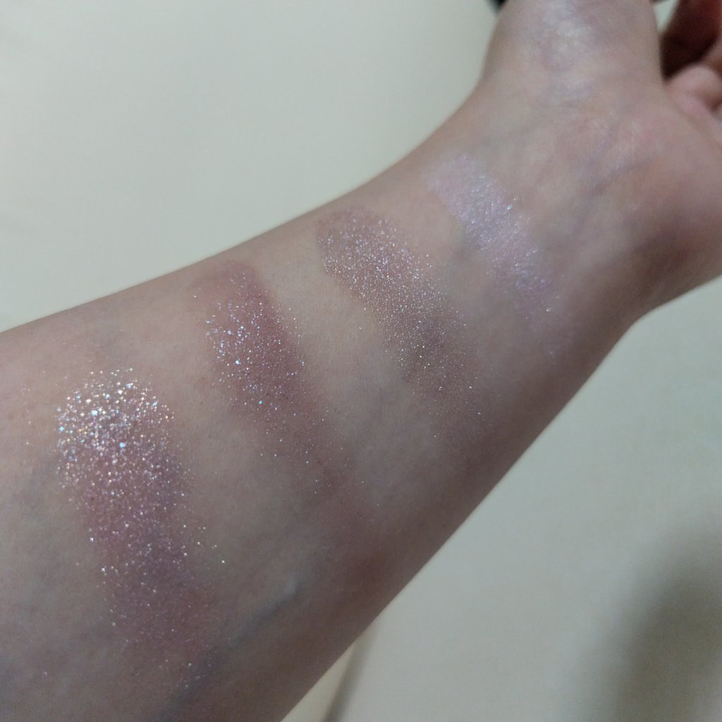 ビーチバカンスグリッターパレット EX-2スターリーナイトオーシャン：深夜の月あかりが水面に映し出される海/KATE/アイシャドウパレットを使ったクチコミ（2枚目）