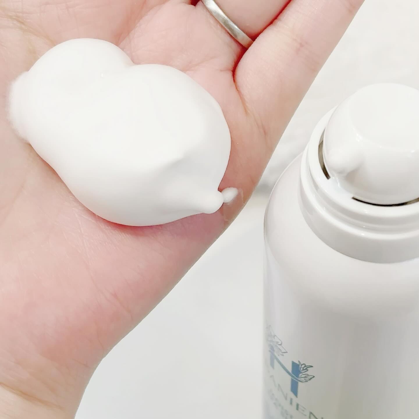 炭酸モイストスパシャンプー/HERBANIENCE/市販シャンプーを使ったクチコミ（3枚目）