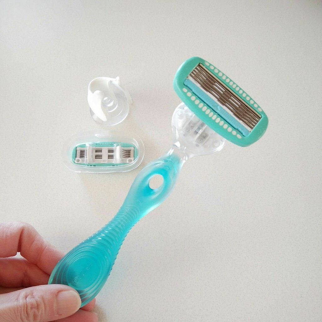 ハイドロシルク 敏感肌用 ホルダー (刃付き+替刃1コ)/ハイドロシルク/シェーバーを使ったクチコミ(2枚目)