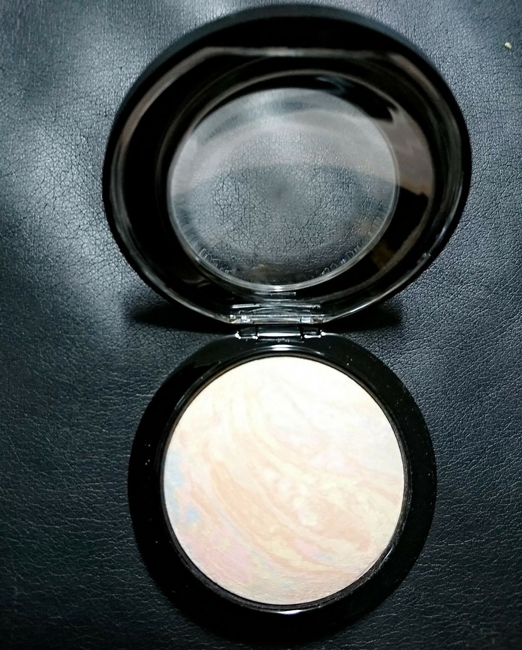 M·A·C ミネラライズ スキンフィニッシュ ライトスカペード（限定パッケージ）/M・A・C/パウダーハイライトを使ったクチコミ（2枚目）